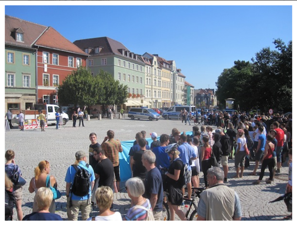 Protest gegen eine Wahlkampftour der NPD