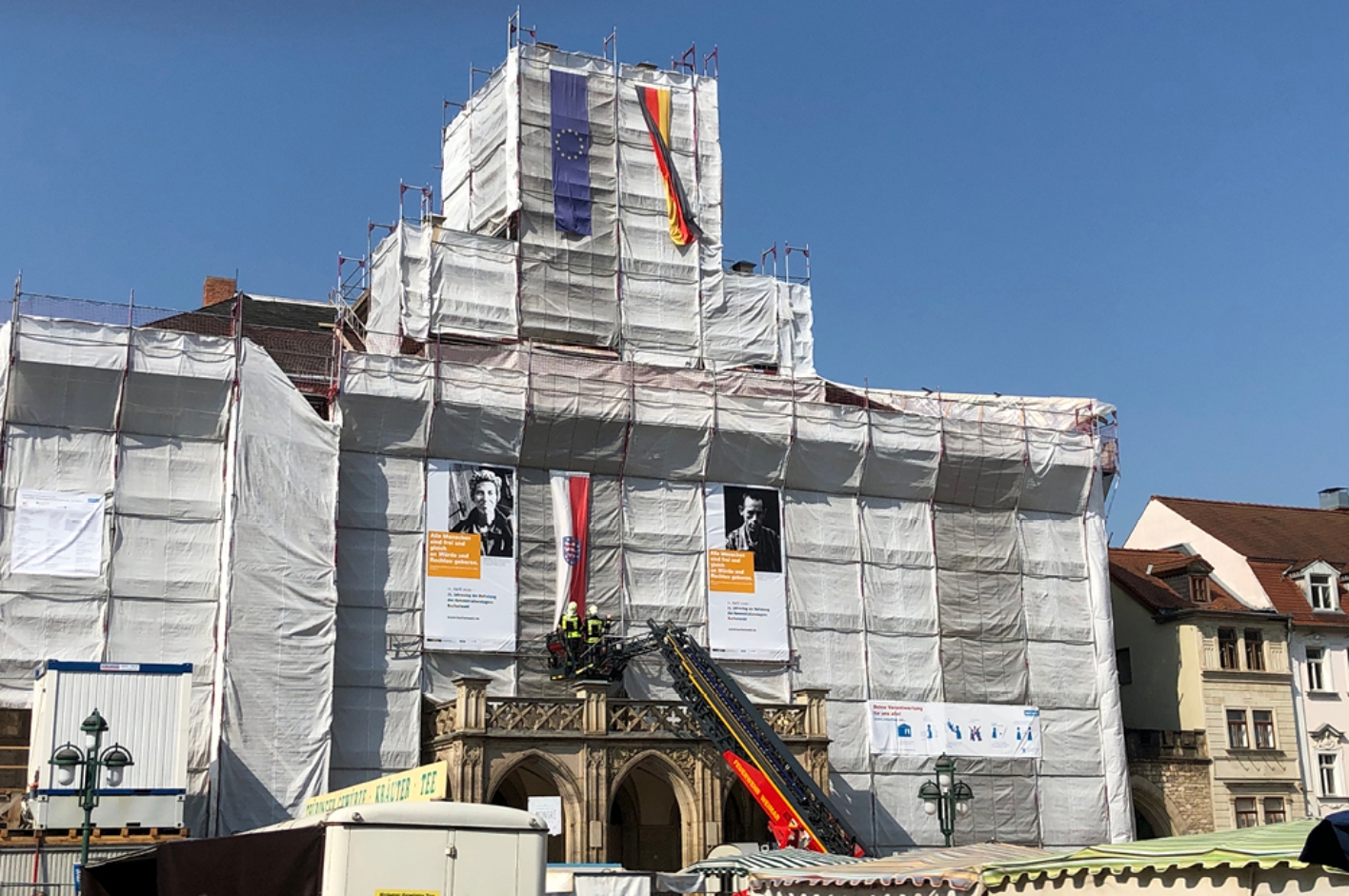 Plakate am rathaus Weimar