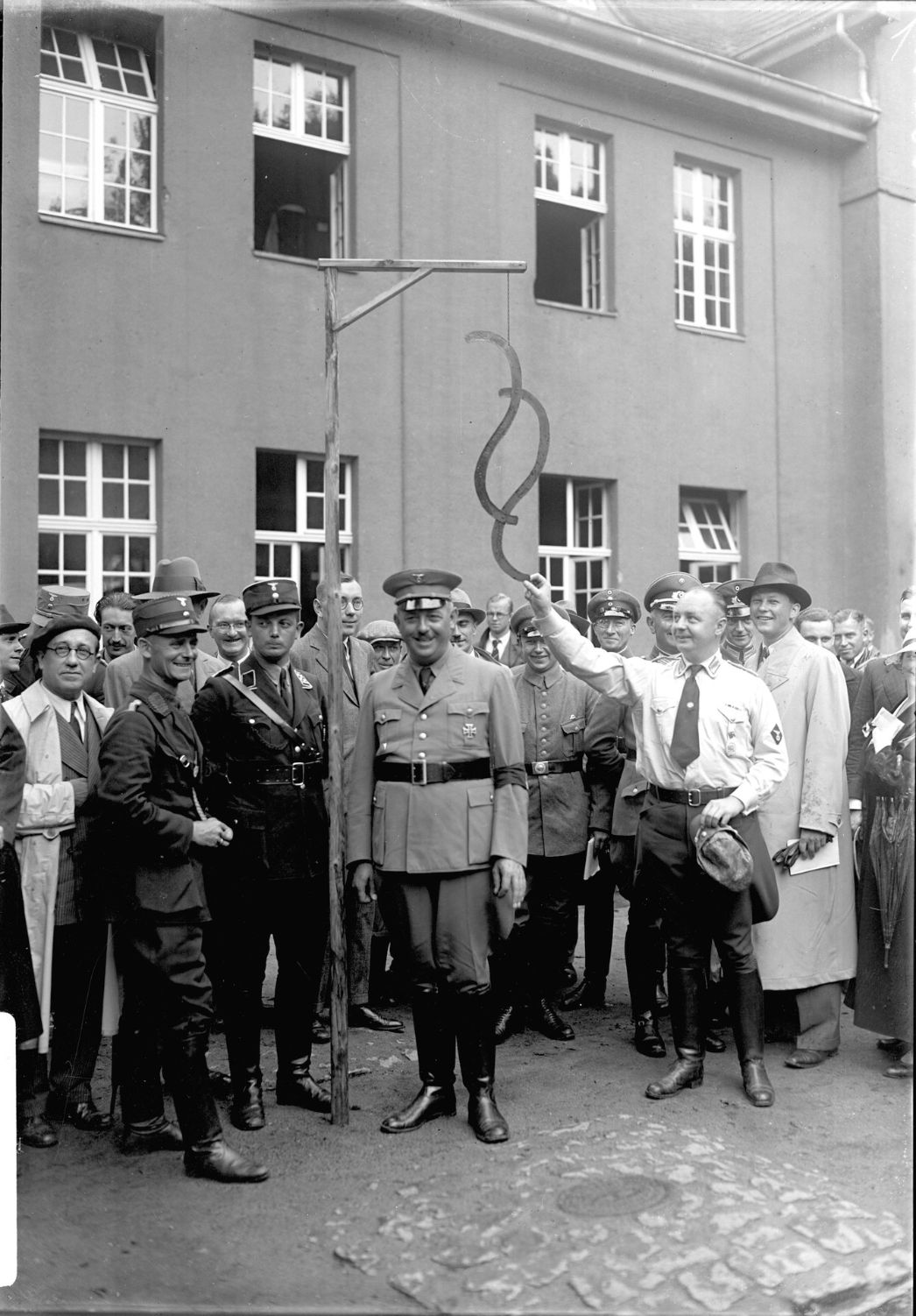 Das Recht wird symbolisch gehängt