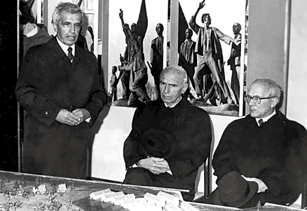 Klaus Trostorff (links), Rudolf Kirchschläger (Mitte), Erich Honecker (rechts)