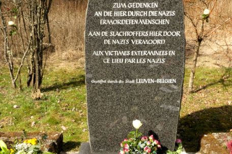 Gedenkstein am Gedenkort Ellrich-Juliushütte bei der Gedenkfeier 2025
