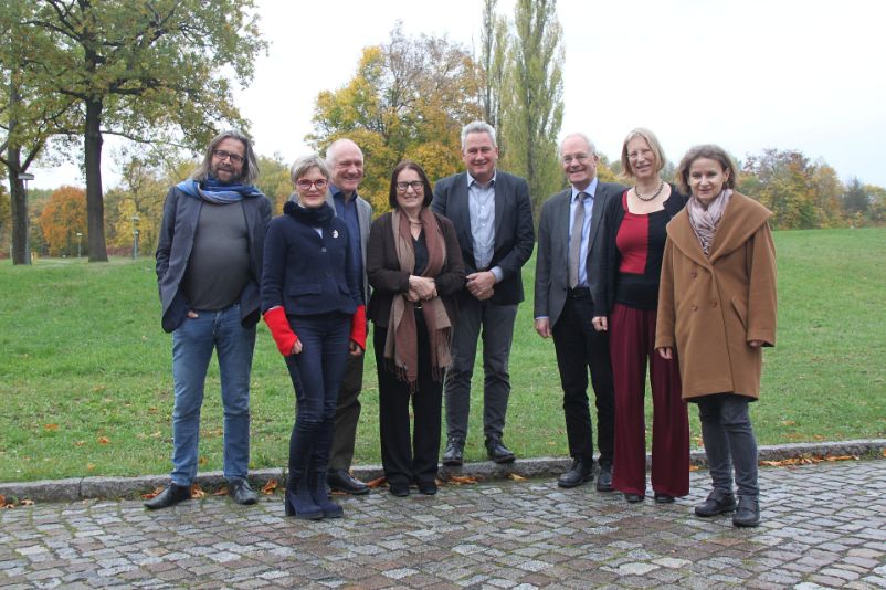 Group photo of the scientific board of trustees